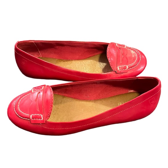 Sperry Top Sider Red Faux Leather Loafer Shoes | Women's 6 M - Picture 2 of 6